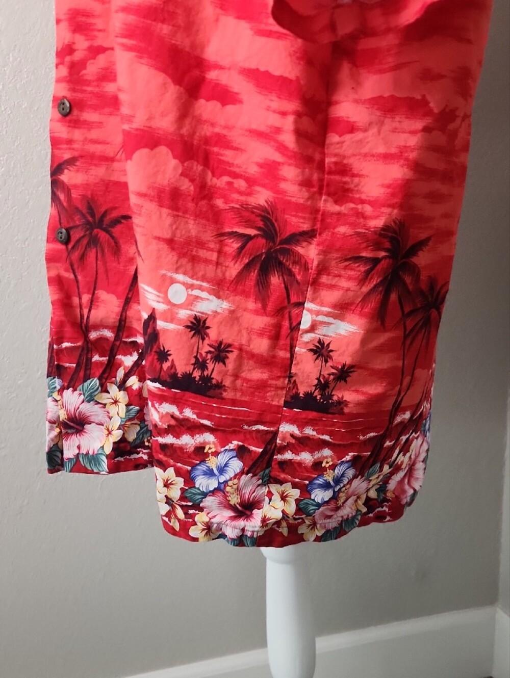 MD Fashion Coral Red Tropical Hawaiian Button-Up Shirt Vintage Made In Hawaii - Picture 5 of 11